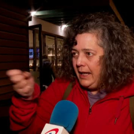 Un incendio forestal obliga a desalojar dos urbanizaciones en Calafell, Tarragona