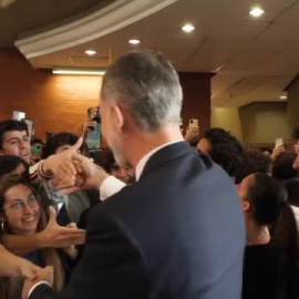 El rey regresa a la Universidad