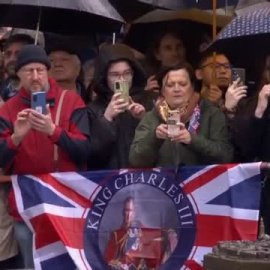 El rey Carlos y Camilla visitan Hamburgo durante el último día de su estancia en Alemania