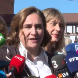 Ada Colau: "Llegamos con la alegría de pensar que podemos tener a la primera mujer progresista presidenta de España"