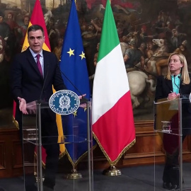 Vídeo | Sánchez evita confrontar con la ultra Meloni