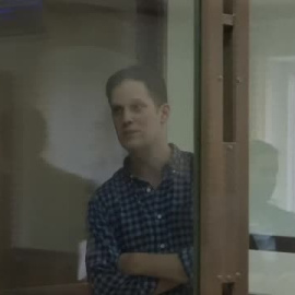 Declara en Moscú el periodista acusado de espionaje