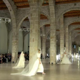La firma libanesa de alta costura Elie Saab, invitada de honor en la apertura de la Barcelona Bridal Fashion Week