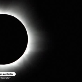 Espectacular eclipse solar total desde el noroeste de Australia