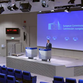 La Comisión Europea respalda al comisario criticado por el PP europeo por su posición sobre Doñana