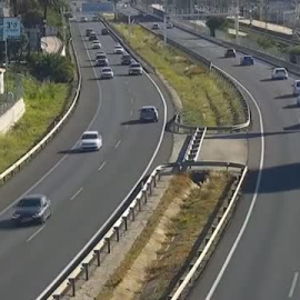 Circula cuatro kilómetros de la autovía en sentido contrario en Cádiz