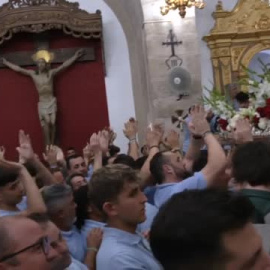 Sale en procesión la Virgen de la Cabeza de Andújar, una de las romerías más antiguas y multitudinarias de España