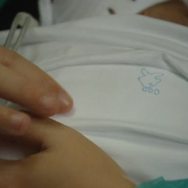 Primer marcapasos miniaturizado implantado en Europa a un niño prematuro de Valencia