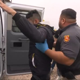 Biden derroga las restricciones anti inmigración aprobadas por Trump