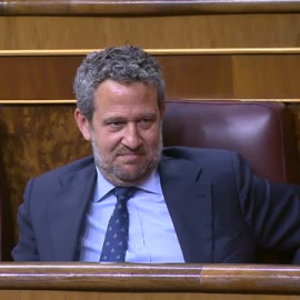 Gran enfado de Escrivá en el Congreso: "Es un bulo monumental decir que 260.000 autónomos van a tener que devolver las ayudas"