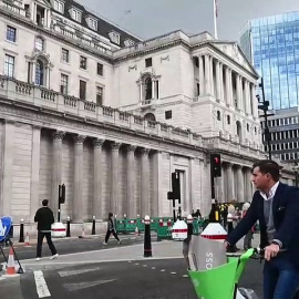Reino Unido busca controlar la inflación con una subida del 4,5% de los tipos de interés