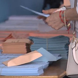 35 millones de españoles acuden a votar hoy en las elecciones municipales y autonómicas