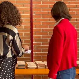 Reyes Maroto y Lobato votan y animan a la participación en busca de la "sorpresa"