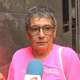 Atrapan a una enrome pitón subida a un árbol de Barcelona