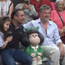 Inauguran una estatuilla de Mafalda en Venezuela por el 50 Aniversario de su último número