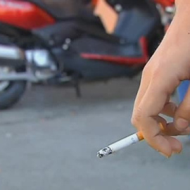 Nueva Zelanda prohibe de por vida comprar tabaco a los adolescentes de 13 años