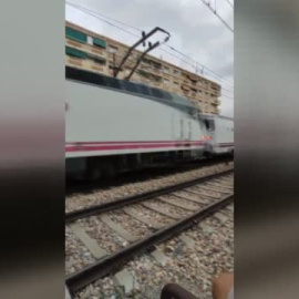"140 trenes al día, con sus sirenas a tope, así es imposible vivir"