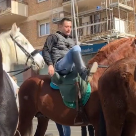 Patadas, cojeras y caballos con espuma y sangre en la boca: PACMA denuncia el maltrato en el desfile de Els Tres Tombs de Terrassa