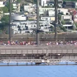 Histórica marcha del 'World Pride' por el puente del puerto de Sídney