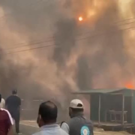 Un incendio arrasa un campamento de refugiados rohingya en el sur de Bangladés