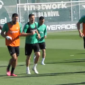 El Betis se entrena a las órdenes del segundo de Pellegrini, Rubén Cousillas