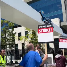 Una huelga de guionistas amenaza con paralizar Hollywood