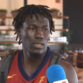 El coraje del joven senegalés Assane evitó un atraco en una sucursal de Sabadell