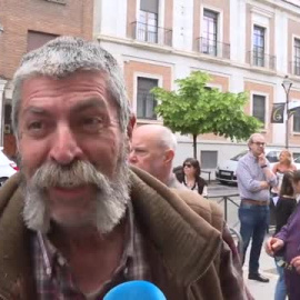 Muchos ciudadanos hacen cola para librarse de participar en las mesas electorales