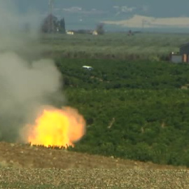 Se desata una enorme columna de fuego al perforar una bolsa de gas cuando hacían un pozo