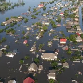 Imágenes de dron muestran el alcance de las inundaciones en Jersón
