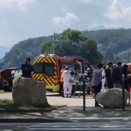 Dos niños y un adulto muy graves tras ser apuñalados en un parque al este de Francia