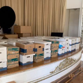 Difunden imágenes de cómo Trump guardaba documentos clasificados cuando era presidente