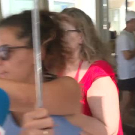 Colas a las puertas de las oficinas de Correos a menos de 48 horas de que finalice el plazo para presentar el voto