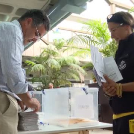 37 millones de españoles acuden hoy a las urnas para elegir a los 350 diputados