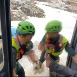 El calor pone en riesgo a los excursionistas que suben al Aneto