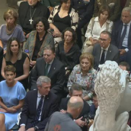 Adrián Barbón toma posesión en medio de la búsqueda de una investidura viable en España