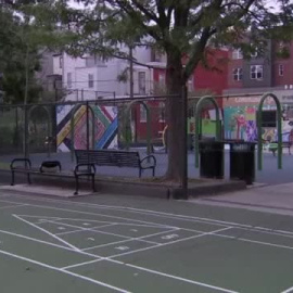 Tres muertos y un herido grave tras ser tiroteados en una cancha callejera de Philadelphia