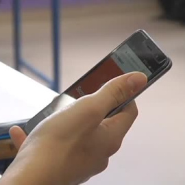Galicia restringe el uso del teléfono móvil en las aulas y en el recreo