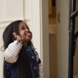 La mujer más alta y la más baja del mundo celebran juntas el Día de los Récords Guinness