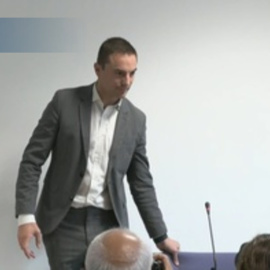 Lobato continúa y denuncia el linchamiento por parte de miembros del PSOE