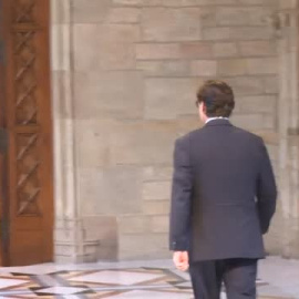 El Govern y el PSC escenifican con la firma el acuerdo para los presupuestos