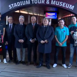 La Supercopa ya luce en las vitrinas del museo del Barça