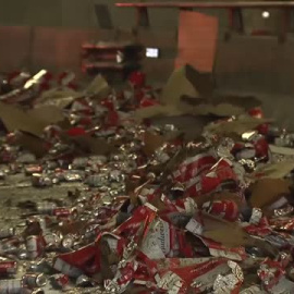 Vuelca un camión con 18 toneladas de cerveza en una autopista de Chile