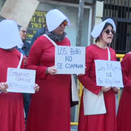 Protesta contra la gestación subrogada ante el ministerio de Justicia 