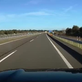 Circulaba en sentido contrario, a 170 Km/h, sin carnet y durante un permiso penitenciario 