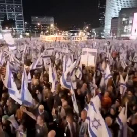Miles de personas vuelven a salir a la calle en Israel cuando se cumplen 16 semanas de protestas