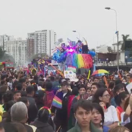 Perú y Ecuador celebran masivamente el Orgullo LGTBi en Lima y Quito
