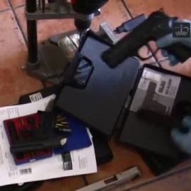 La Guardia Civil da un golpe al tráfico internacional de armas con más de 760 armas incautadas y 80 personas detenidas