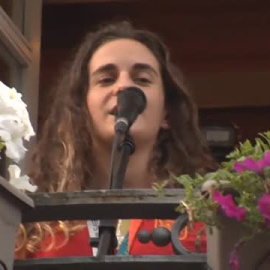 Histórico homenaje en Galicia a Teresa Abelleira: "Pontevedra es campeona del mundo y hay que celebrarlo"