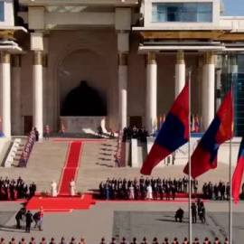 El Papa visita Mongolia donde se reunirá con líderes budistas